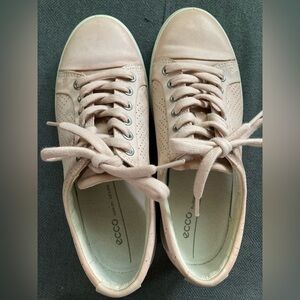 Ecco blush pink leather sneakers